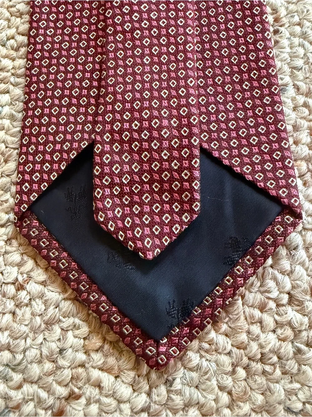 Brooks Brothers Silk Tie in Merlot Like New